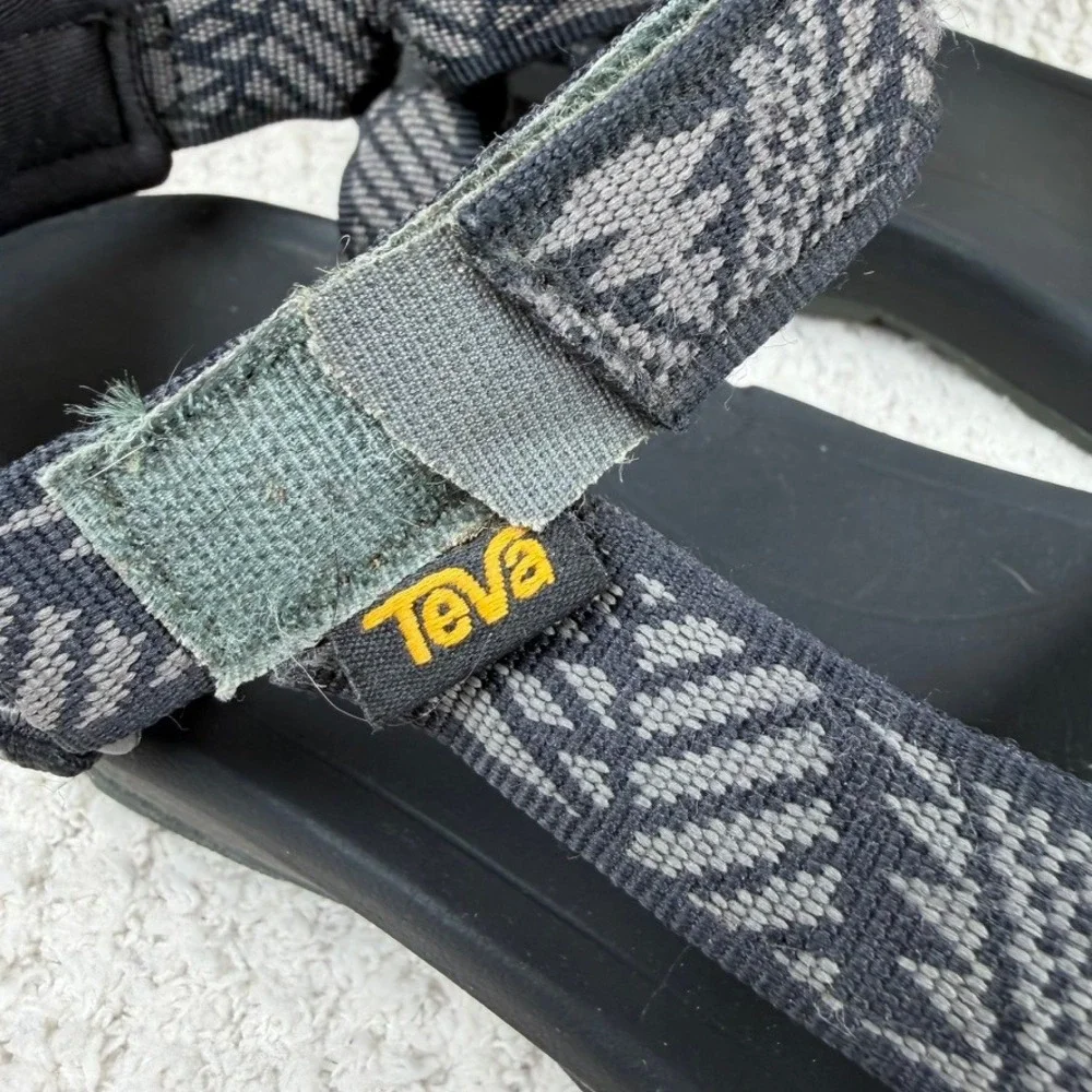 Teva Hurricane XLT2 Mens 8 Sandals Black Grey Geometric Strappy Hiking Sport